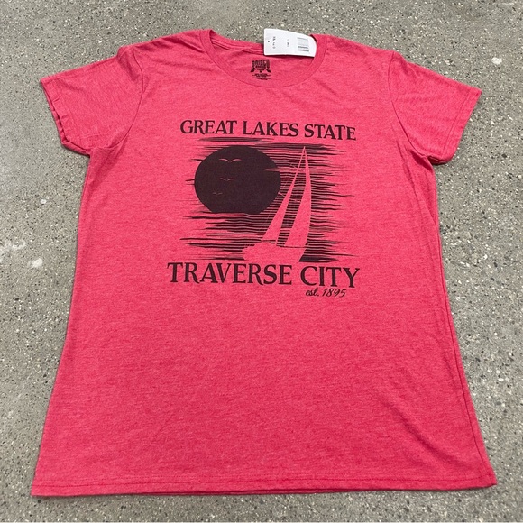 NWT Michigan Great Lakes State sail boat Traverse City soft T-shirt size Medium - Picture 2 of 8